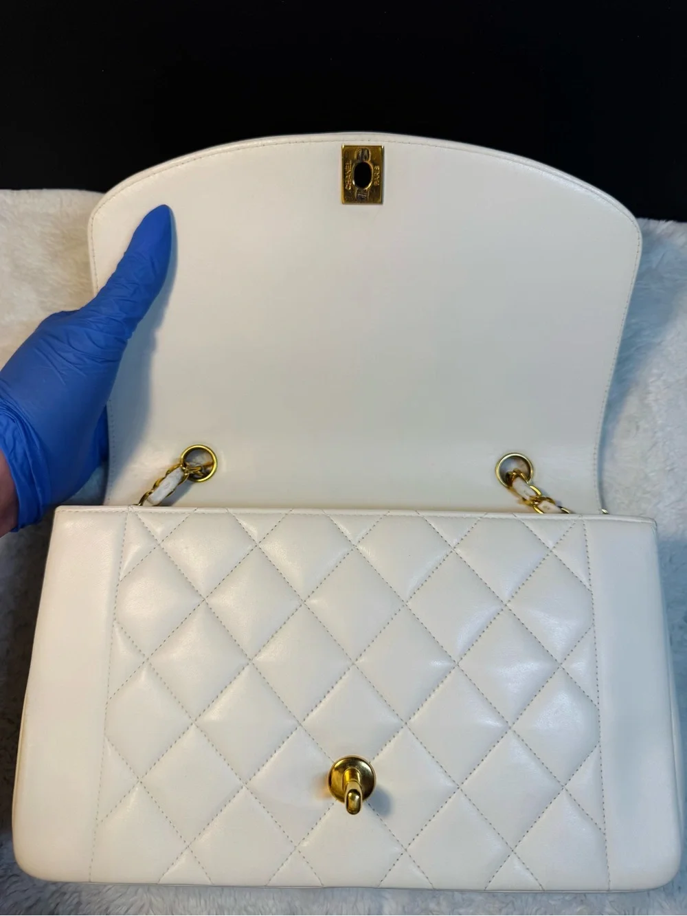 Chanel Vintage White Quilted Jumbo Diana Bag